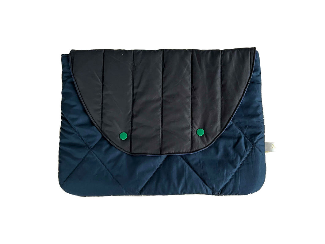 Housse ordinateur Puffy - Noir & bleu nuit