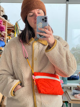 Load image into Gallery viewer, Pocket Flashy - Orange / zip écru