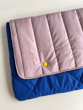 Load image into Gallery viewer, Housse ordinateur Puffy - Rose &amp; bleu