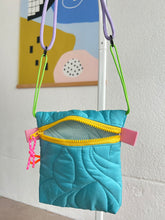 Load image into Gallery viewer, Pocket Flashy - Turquoise / corde lila