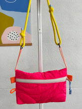 Load image into Gallery viewer, Pocket Flashy - Rose / corde jaune