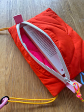 Load image into Gallery viewer, Pocket Flashy - Rose / corde orange