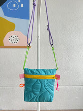 Load image into Gallery viewer, Pocket Flashy - Turquoise / corde lila