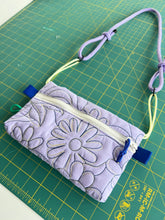 Charger l'image dans la galerie, Pocket - Fleurs brodées