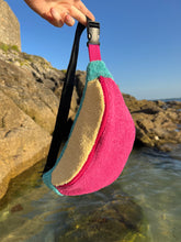 Load image into Gallery viewer, Sponge banana - Fuschia