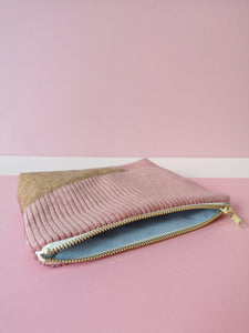 Pochette  V - velours rose