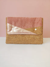 Charger l&#39;image dans la galerie, Pochette pour tablette - Velours rose