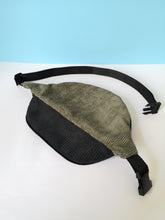 Load image into Gallery viewer, Banana - Duck blue &amp; khaki