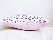 Charger l&#39;image dans la galerie, Coussin nichons