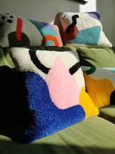 Charger l&#39;image dans la galerie, Coussin - Abstract