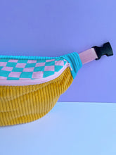 Charger l&#39;image dans la galerie, Banana - Damier bleu &amp; rose